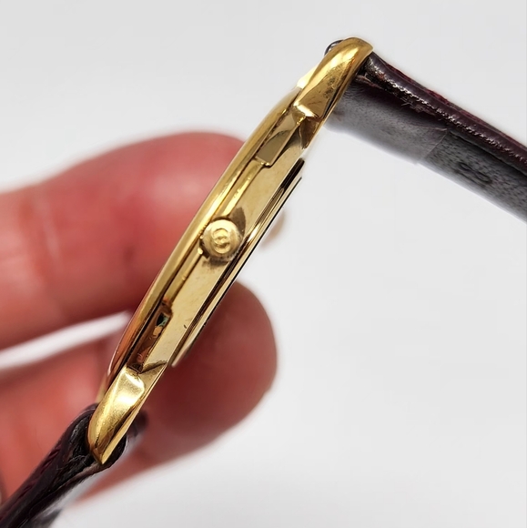 Gucci Men's Vintage Watch with Box - Picture 7 of 12